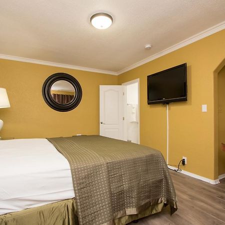 The Inn On Spring ปาโซโรเบิลส์ ภายนอก รูปภาพ